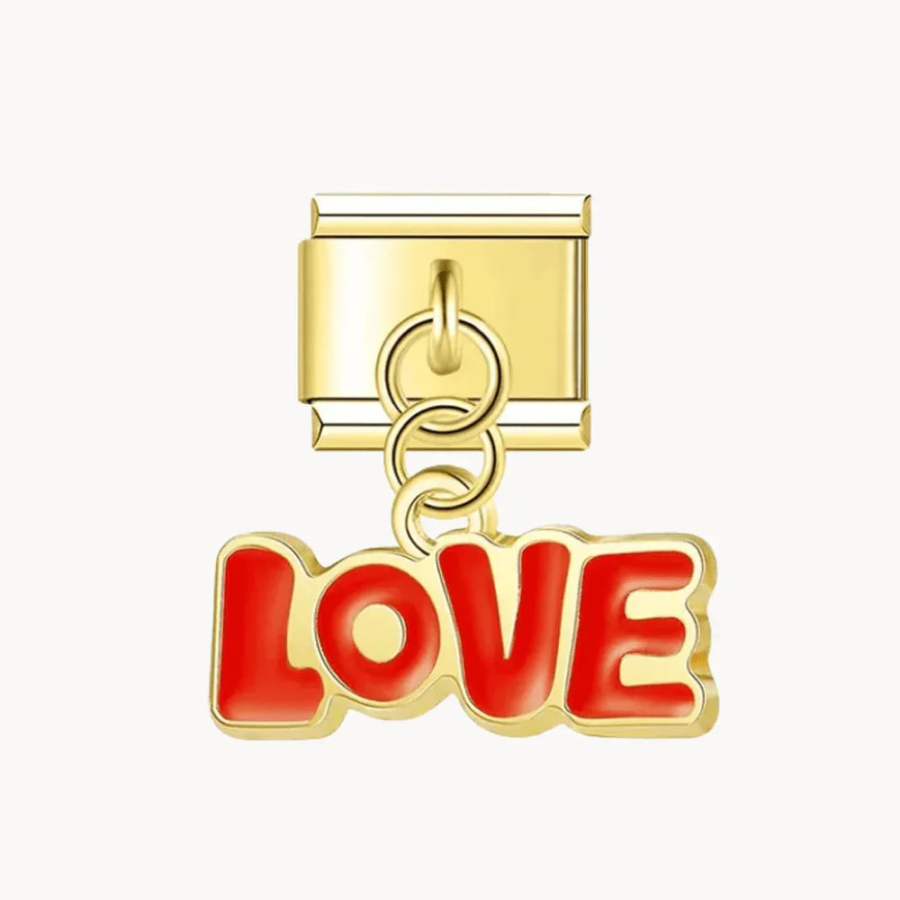 Amour rouge suspendu